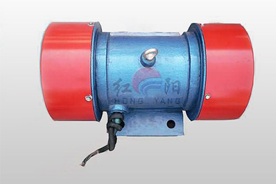 仓壁振动器激振力大小会受哪些因素影响？